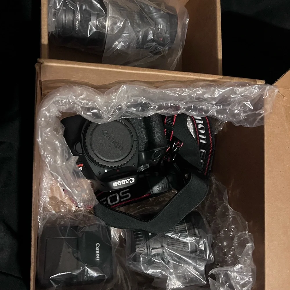 Canon EOS REBELT100 like NEW!!!!!!!